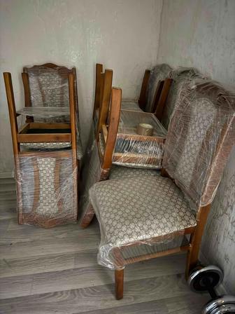 Стол со стульями