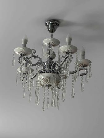 Продам люстру