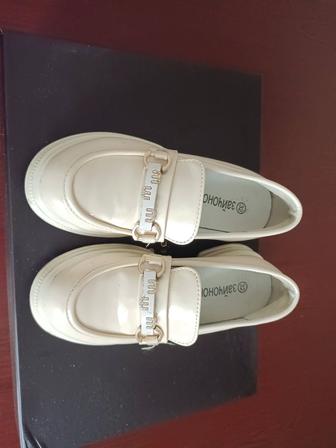 Школьная обувь