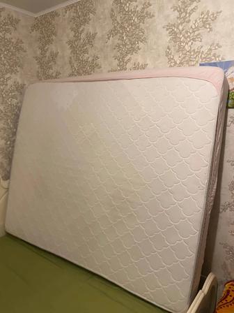 Матрас матрас 200х160 двуспалка мягкий в идеальном состоянии