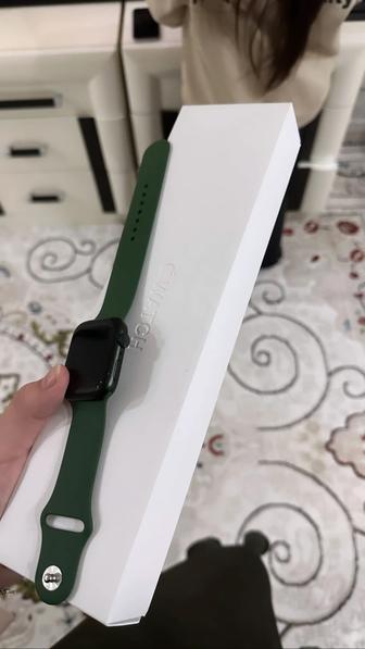 Apple Watch 7
45 мм Зеленый