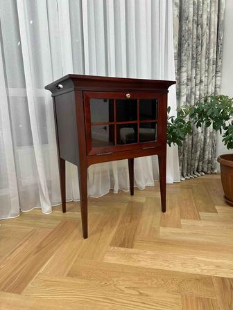 Продам секретер