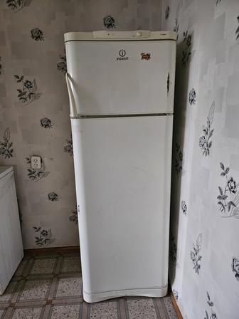 Продам холодильник б/у на запчасти