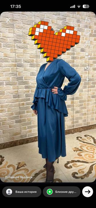 Продаю платье вечернее темно синего цвета