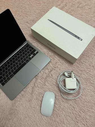 MacBook Air 13 Retina (2020)