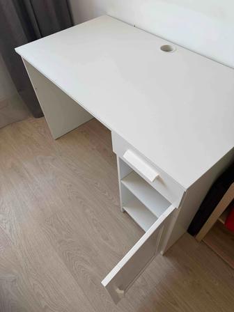 Продается компьютерный стол IKEA