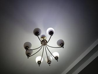 Продам Светильник и люстру. Красивые