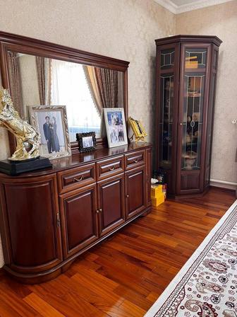 Комод с зеркалом