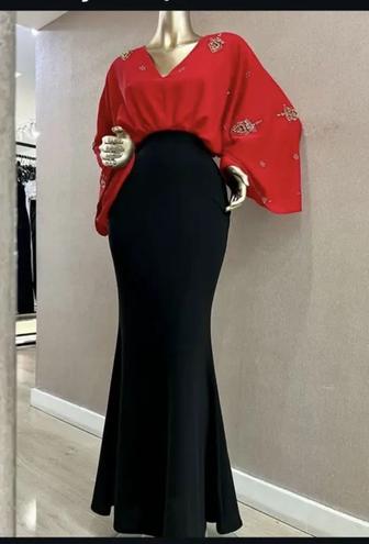 Продам очень красивое платье одевалось всего раз покупала за 70000 тг.