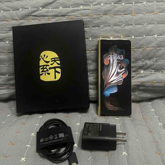 Продам телефон Samsung W24 (Samsung Galaxy Z Fold5)