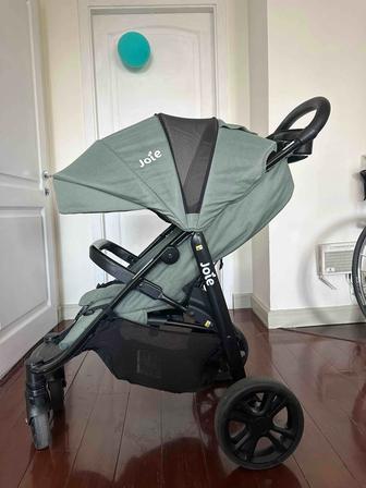 Коляска детская Joie