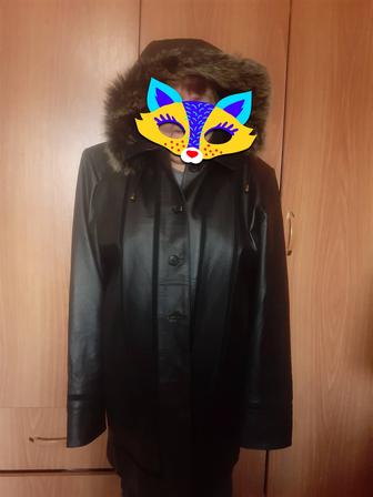 Продам куртку женскую