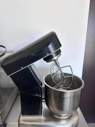 Тестомесильная машина