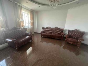 Диван кожаный