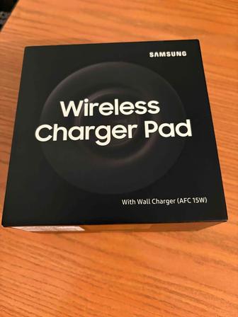 Многофункциональное беспроводное зарядное устройство Samsung (EP-P3100 BRGR