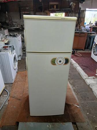 Холодильник Snaige 145 см