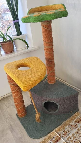 Отдам в дар когтеточку- кошачий комплекс, 120см в высоту 3 этажа