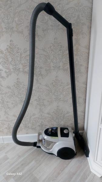 Продается пылесос в хорошем состоянии. Работает отлично .самсунг.