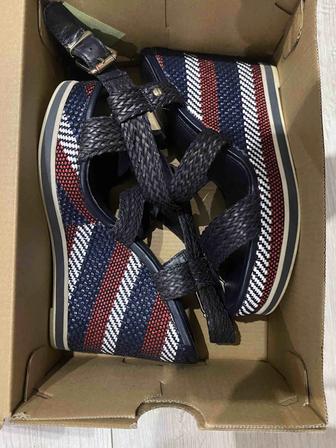 Продам туфли TOMMY HILFIGER