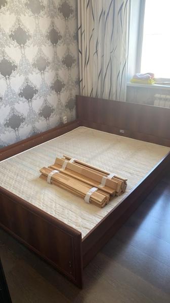 Кровать