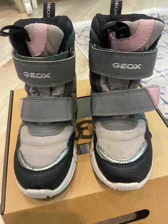 Продам Зимние детские сапоги Geox, 28 размер, в хорошем состоянии