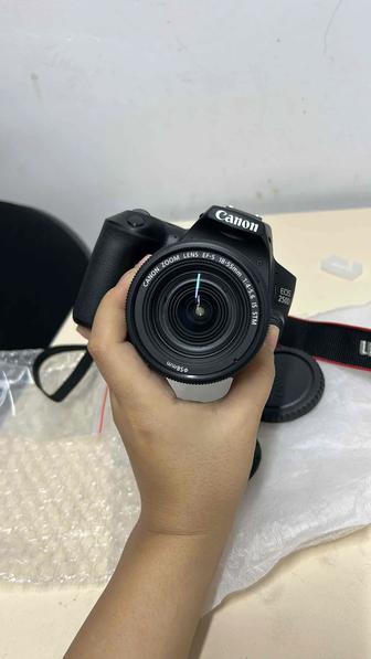 Продаю фотоаппарат Canon EOS 250D