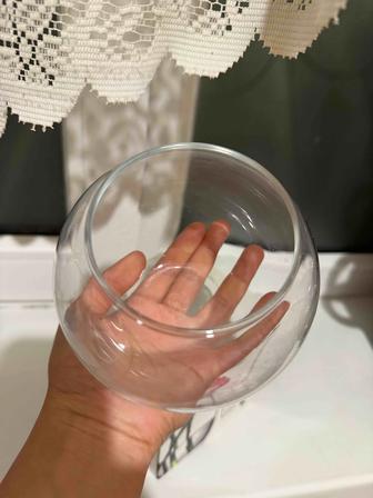 Эстетичная настольная ваза