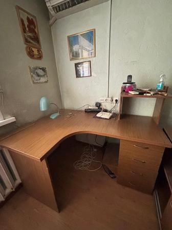 Письменный стол угловой