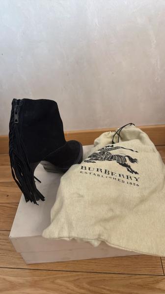 Ботильоны Burberry с бахромой, размер 37