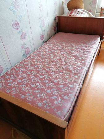Кровать