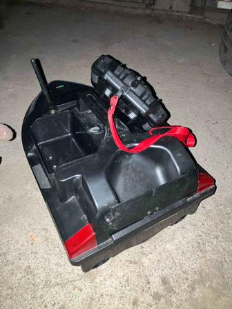 Прикормочный кораблик Flytec