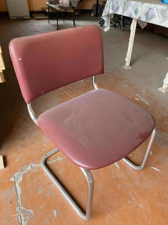 Стул офисный отличное состояние, мелкие царапины