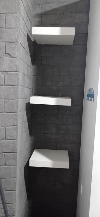 Полки Икеа настенные 5 шт. Белые и светлая сосна