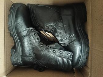 Ботинки с высоким берцем