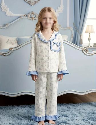 Нежная пижама в голубых оттенках для маленьких леди