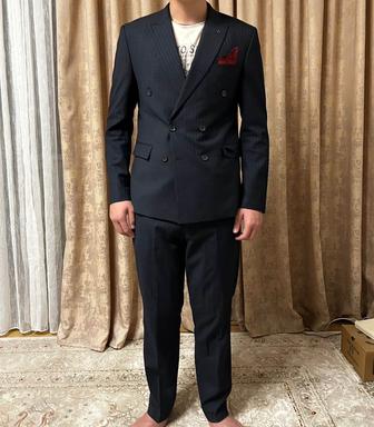 Продается костьюм мужской