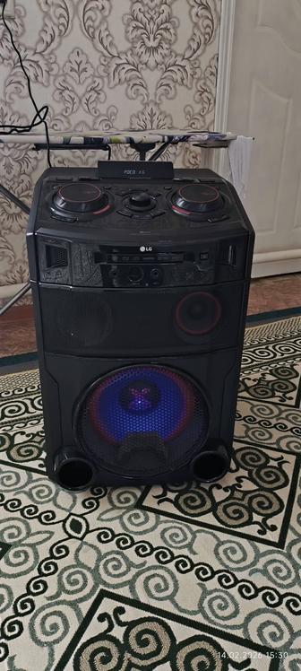 LG XBOOM OM7550K.Продам караоке муз.колонку Bluetooth,FM,USB,DVD,CD.