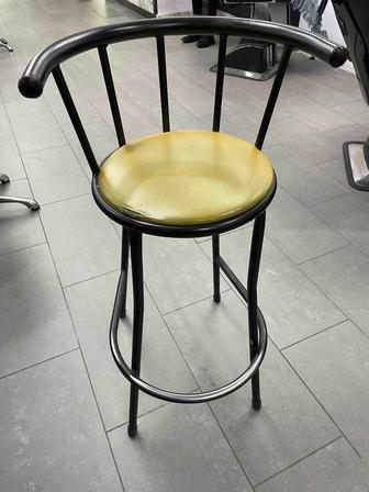 Стулья для визажиста можно использовать на кухне у кого есть барная стойка