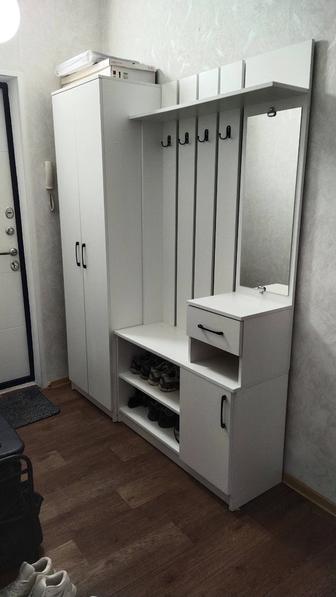 Прихожую продам