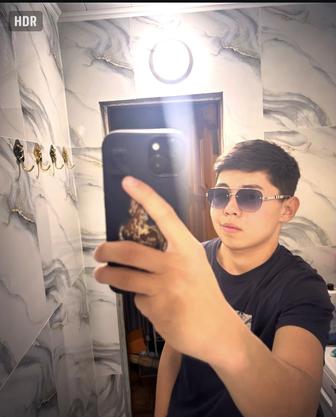 Официант / официантка