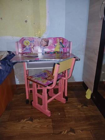 Детский столик
