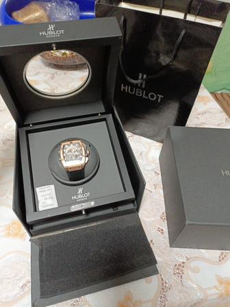 Продам новые часы Hublot.