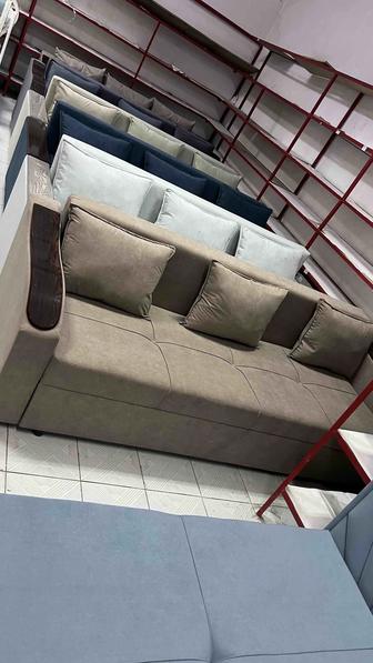 диван 2,40 новый