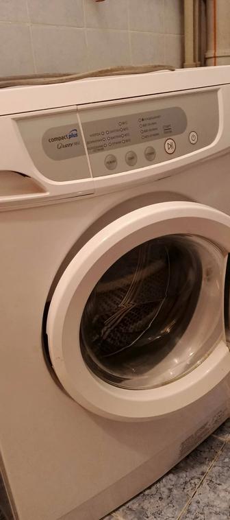 Продам стиральную машину Б/У