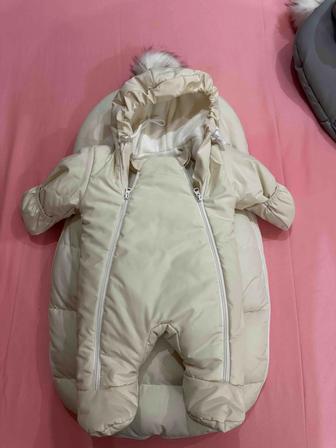Продам детские зимние комбинезоны
