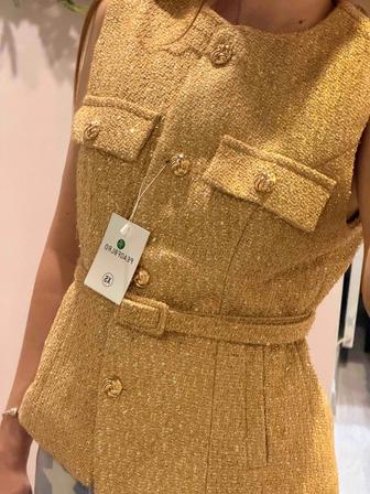 Продается новый твидовый жилет