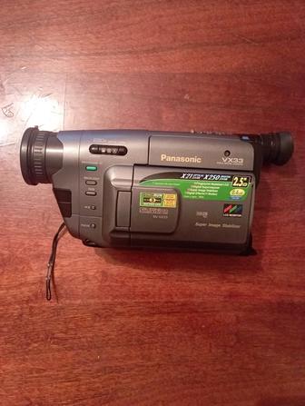 ,Видеокамера Панасоник VX 33