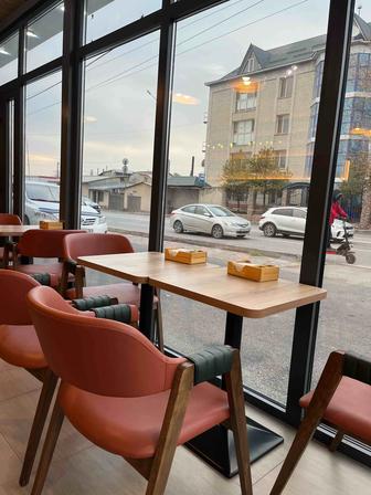 Столики для кофейни и тд.