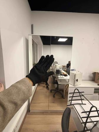 Шкаф с зеркалом