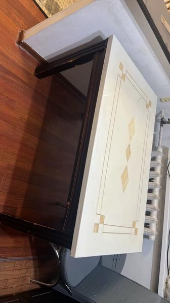 Стол кухонный